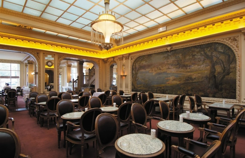 Hangulatos lounge tér élő zenével